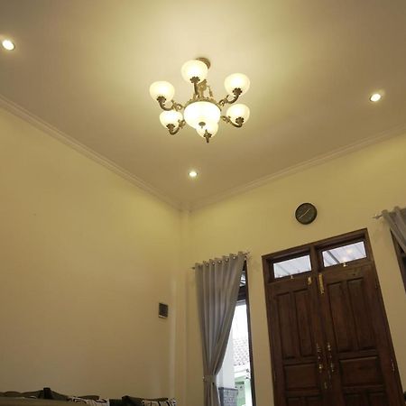 Sayana Homestay สเลมาน ภายนอก รูปภาพ